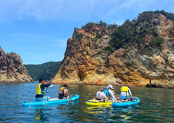 黄金崎の美しい海とSUP風景