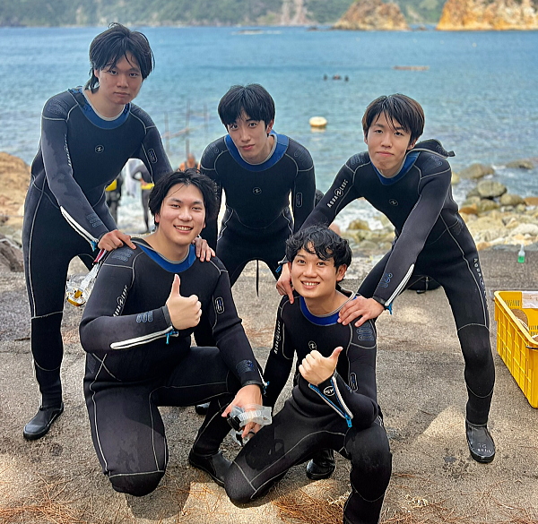 元気いっぱい！西伊豆の海で体験ダイビングに挑戦するメンズ5人組の皆様