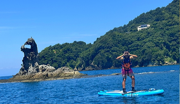 西伊豆田子の大田子海岸SUP。ゴジラ岩周辺の絶景クルーズとドッグSUP